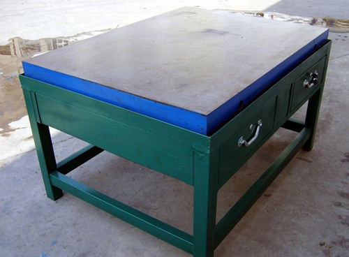 Cast iron marking platform