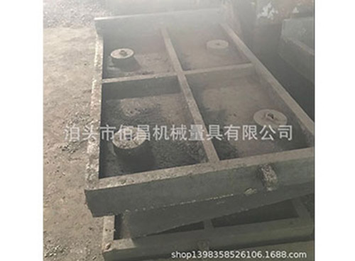 Heat resistant cast iron plate with fully enclosed structure for converter